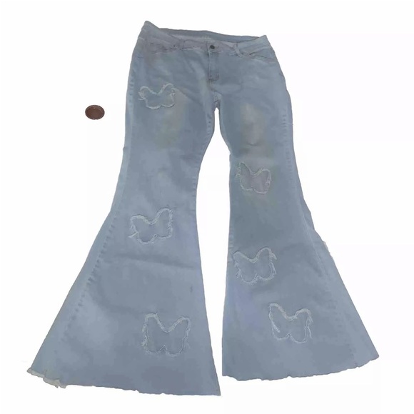 Fashion Nova "Butterfly" High Waisted Bell Bottom Jeans 3X - Picture 3 of 7